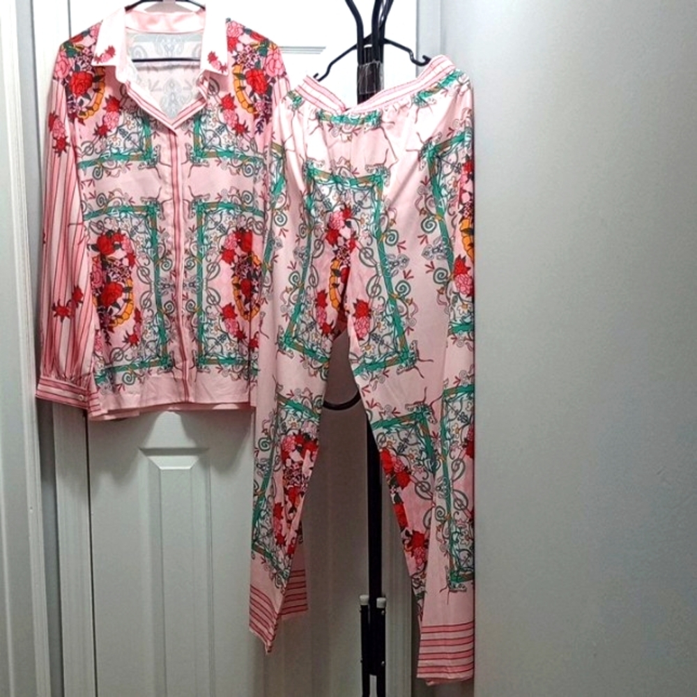 Floral Pink Women Two Piece Outfit, Size 2X, 100% Polyester, New